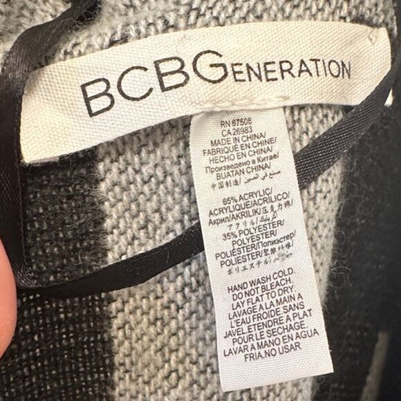 BCBGeneration Shawl Scarf Cardigan Cape OS Striped Cover Up Layer Transitional - Picture 7 of 7